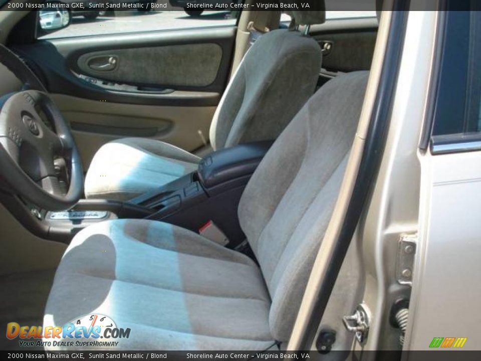 2000 Nissan Maxima GXE Sunlit Sand Metallic / Blond Photo #9
