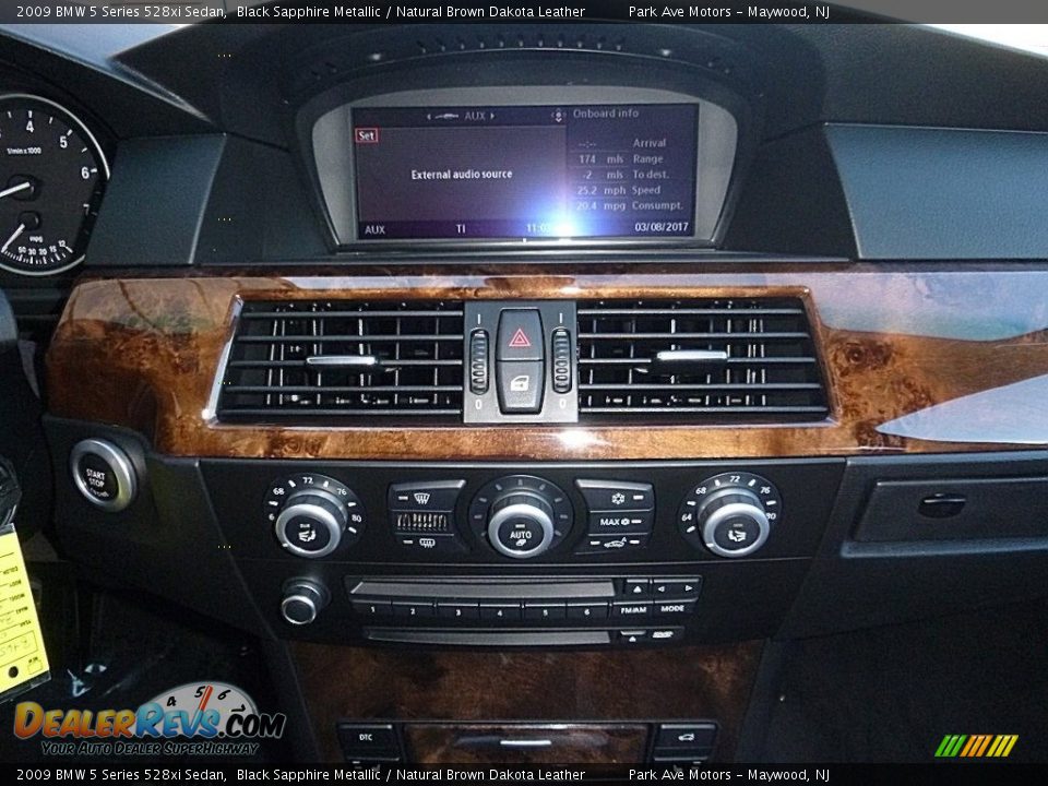 2009 BMW 5 Series 528xi Sedan Black Sapphire Metallic / Natural Brown Dakota Leather Photo #31