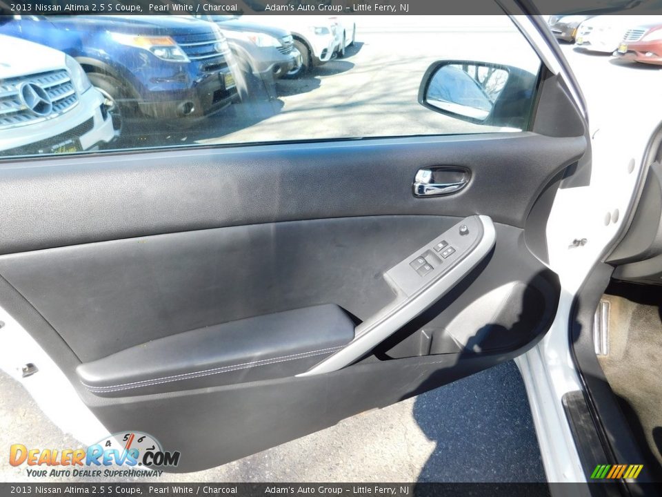 2013 Nissan Altima 2.5 S Coupe Pearl White / Charcoal Photo #10