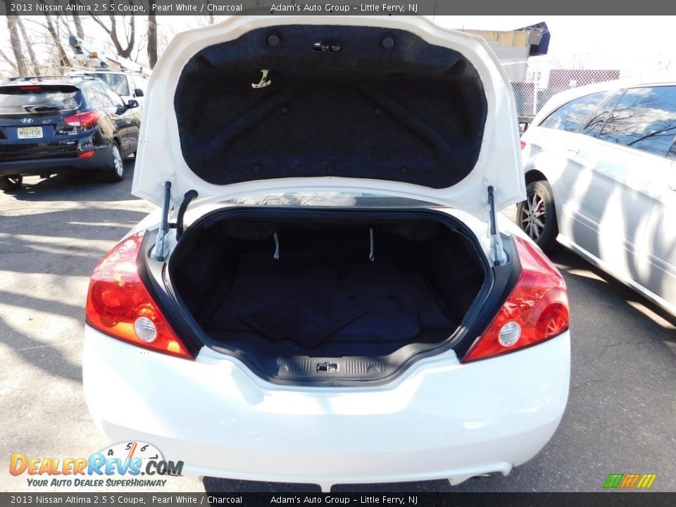 2013 Nissan Altima 2.5 S Coupe Pearl White / Charcoal Photo #28