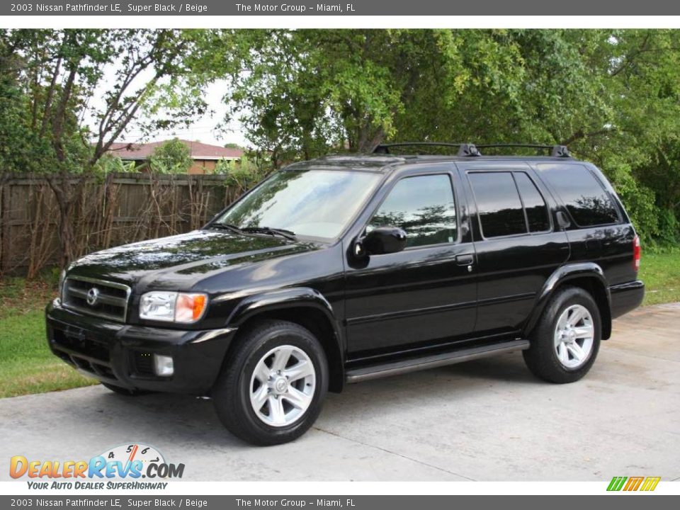 2003 Nissan Pathfinder LE Super Black / Beige Photo #2