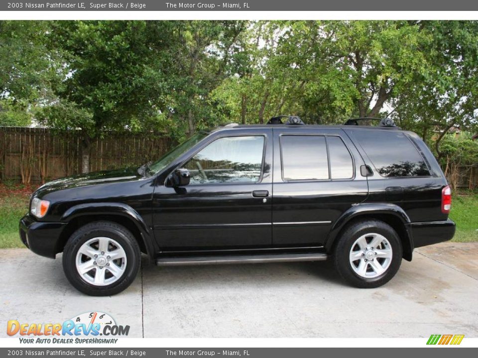 2003 Nissan Pathfinder LE Super Black / Beige Photo #4