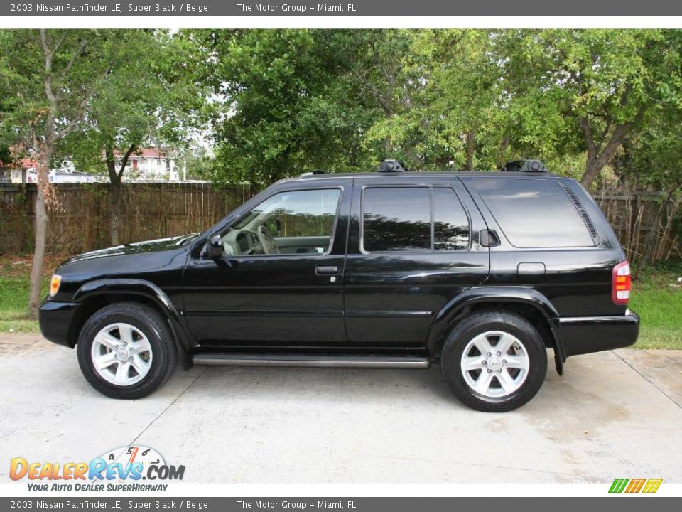 2003 Nissan Pathfinder LE Super Black / Beige Photo #5