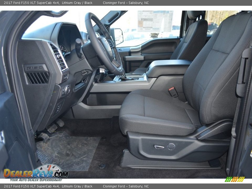 Front Seat of 2017 Ford F150 XLT SuperCab 4x4 Photo #8