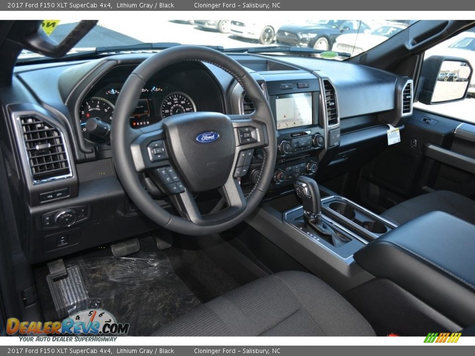 Dashboard of 2017 Ford F150 XLT SuperCab 4x4 Photo #9