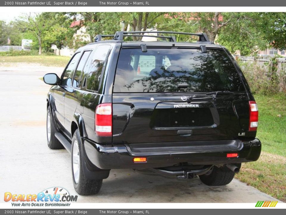 2003 Nissan Pathfinder LE Super Black / Beige Photo #10