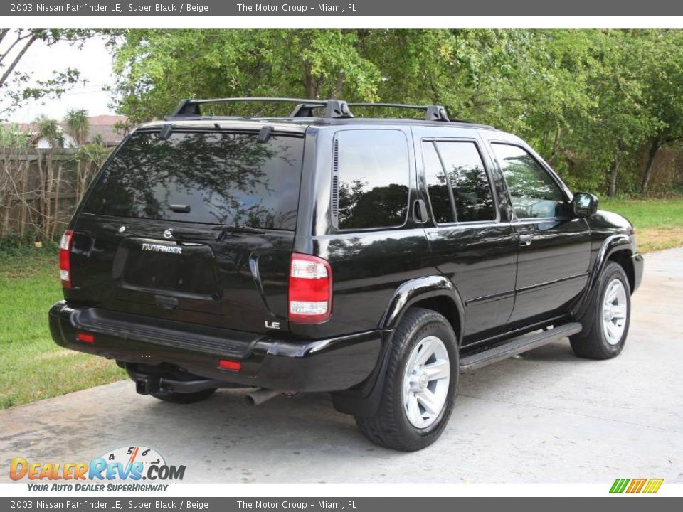 2003 Nissan Pathfinder LE Super Black / Beige Photo #12