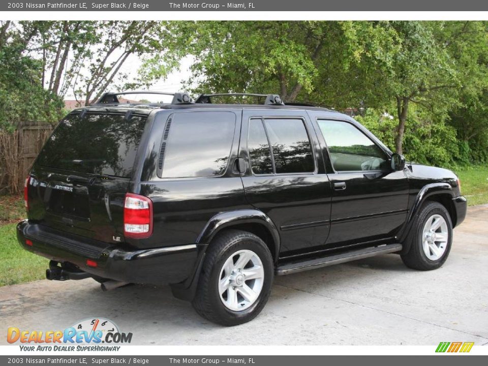 2003 Nissan Pathfinder LE Super Black / Beige Photo #13
