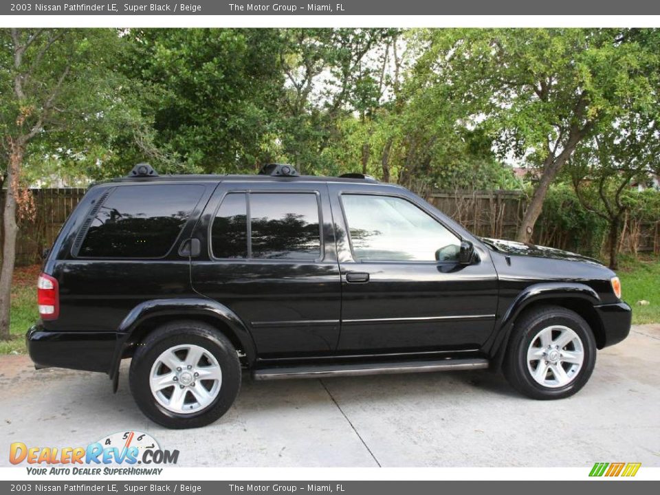 2003 Nissan Pathfinder LE Super Black / Beige Photo #15