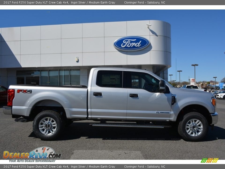 2017 Ford F250 Super Duty XLT Crew Cab 4x4 Ingot Silver / Medium Earth Gray Photo #2