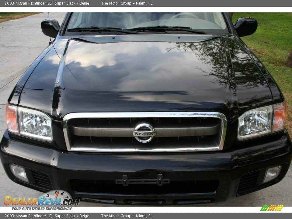 2003 Nissan Pathfinder LE Super Black / Beige Photo #22