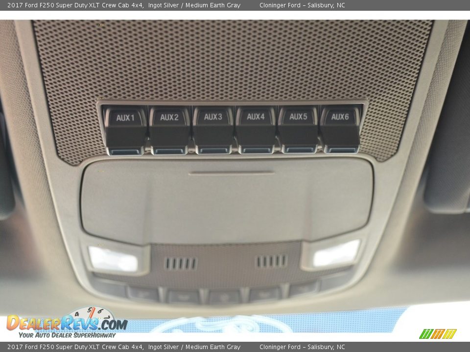2017 Ford F250 Super Duty XLT Crew Cab 4x4 Ingot Silver / Medium Earth Gray Photo #15