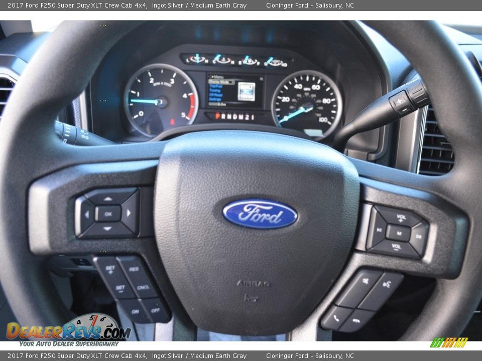 2017 Ford F250 Super Duty XLT Crew Cab 4x4 Ingot Silver / Medium Earth Gray Photo #16