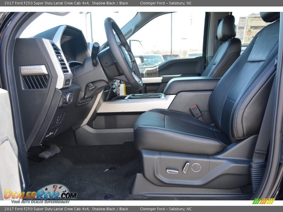 Front Seat of 2017 Ford F250 Super Duty Lariat Crew Cab 4x4 Photo #8