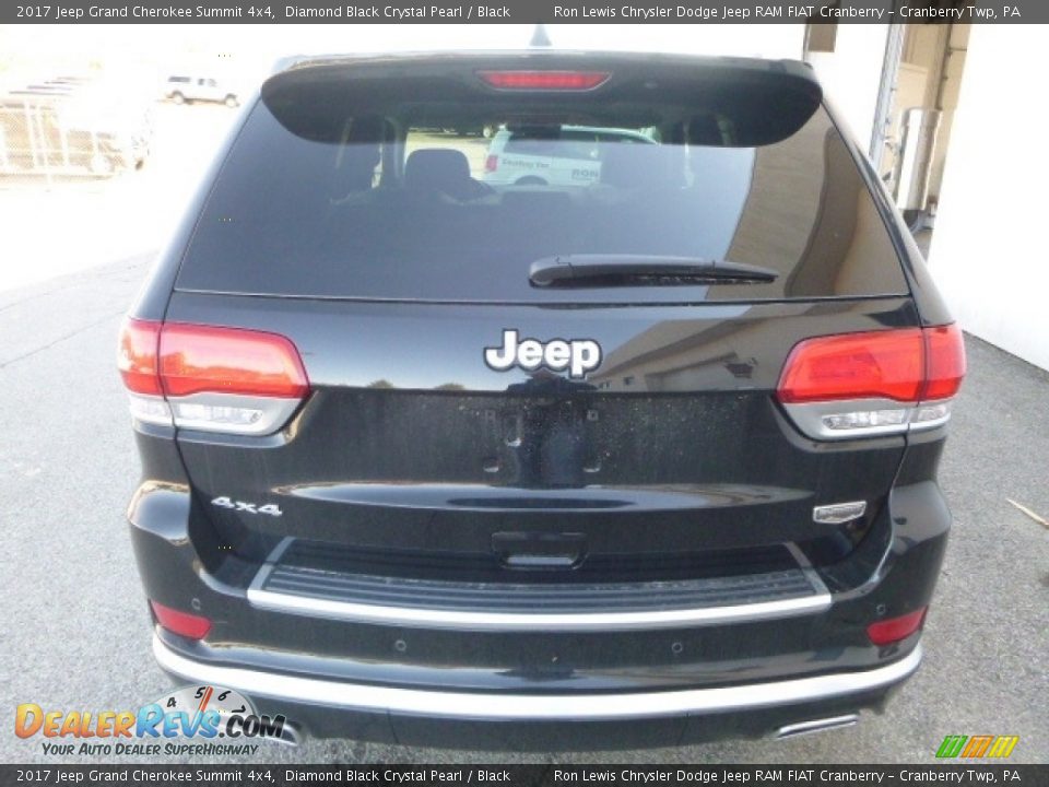 2017 Jeep Grand Cherokee Summit 4x4 Diamond Black Crystal Pearl / Black Photo #4