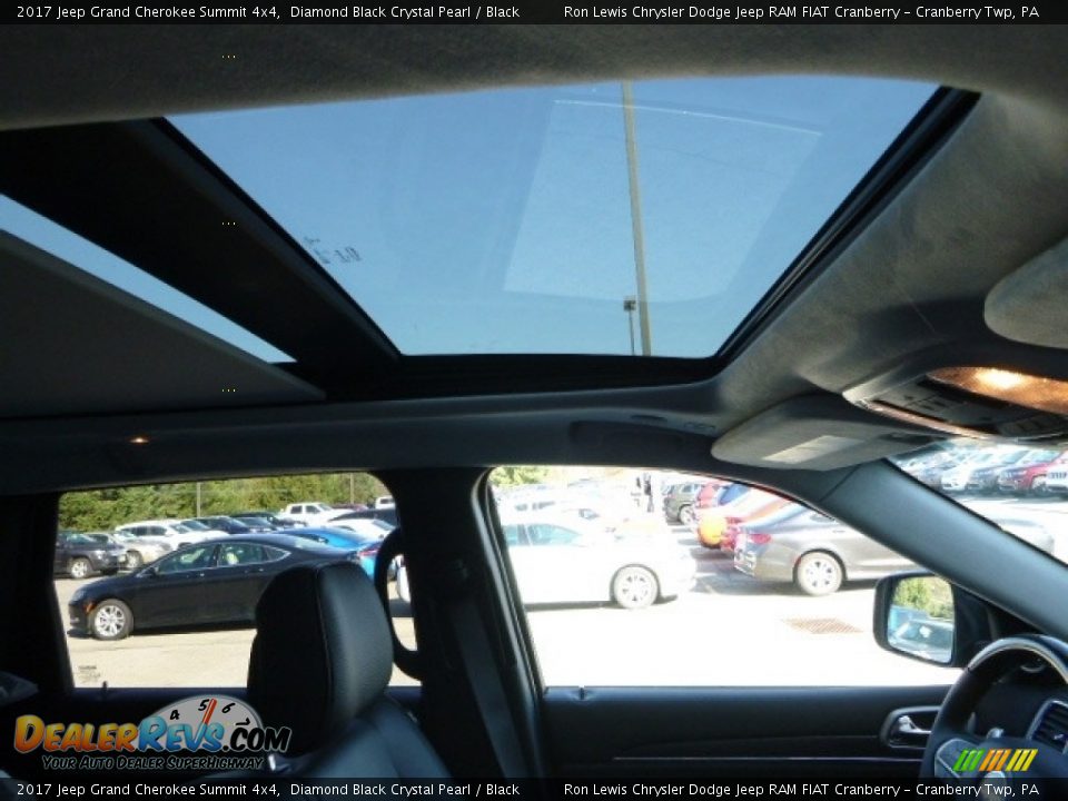 2017 Jeep Grand Cherokee Summit 4x4 Diamond Black Crystal Pearl / Black Photo #11