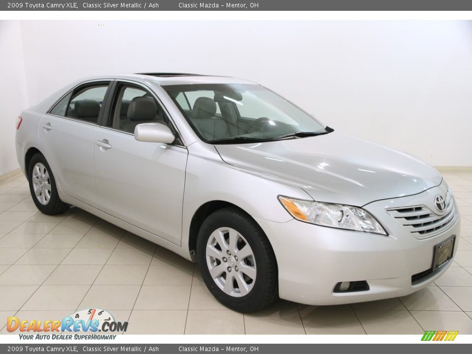 2009 Toyota Camry XLE Classic Silver Metallic / Ash Photo #1