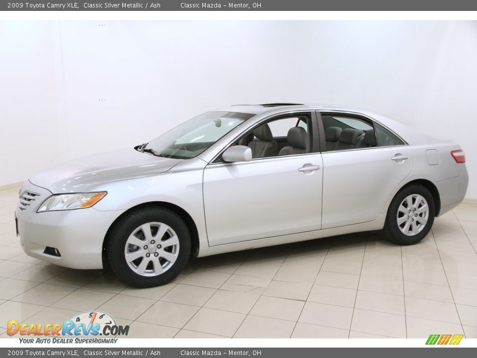 2009 Toyota Camry XLE Classic Silver Metallic / Ash Photo #3
