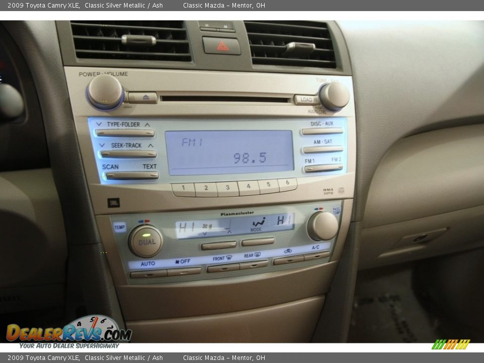 2009 Toyota Camry XLE Classic Silver Metallic / Ash Photo #10