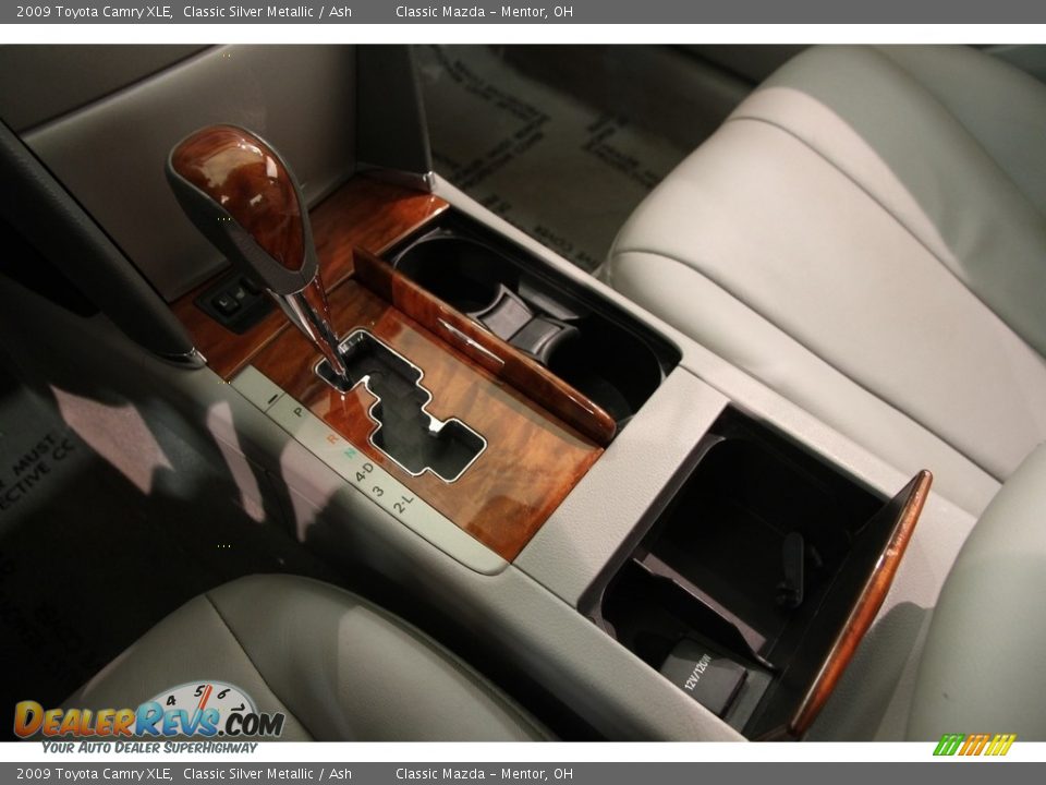 2009 Toyota Camry XLE Classic Silver Metallic / Ash Photo #12