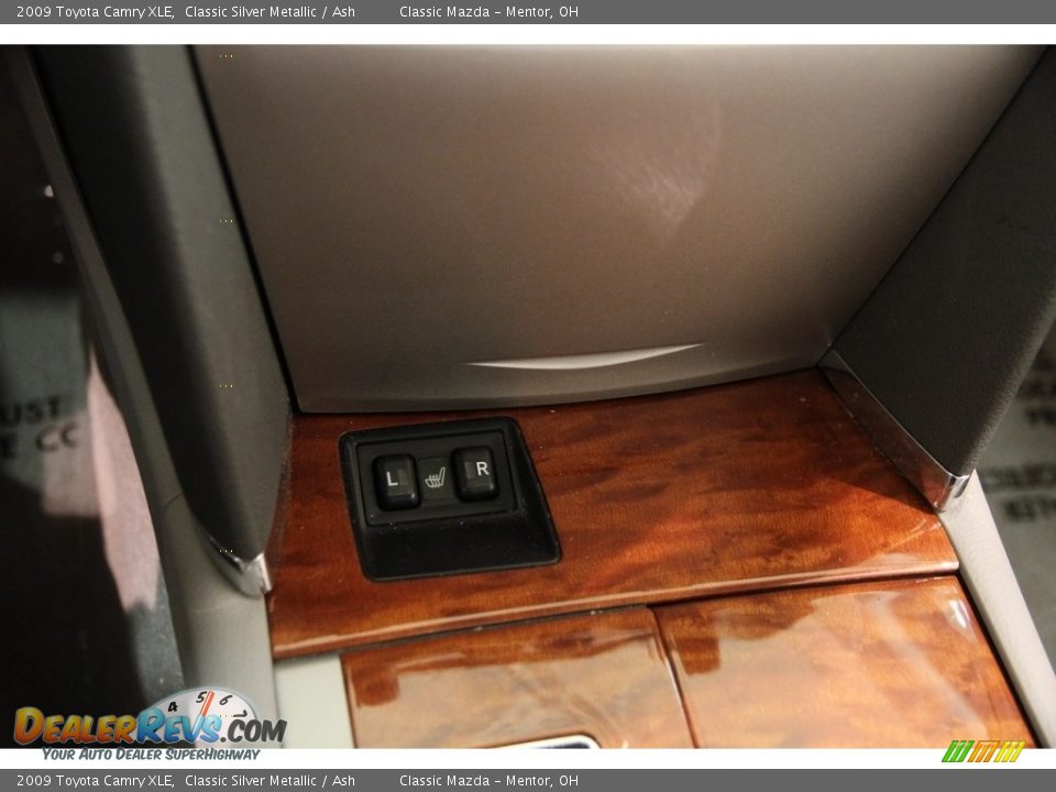 2009 Toyota Camry XLE Classic Silver Metallic / Ash Photo #13