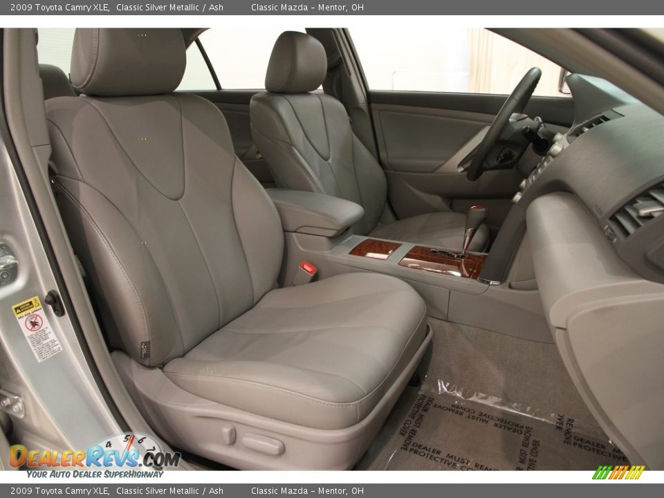 2009 Toyota Camry XLE Classic Silver Metallic / Ash Photo #14