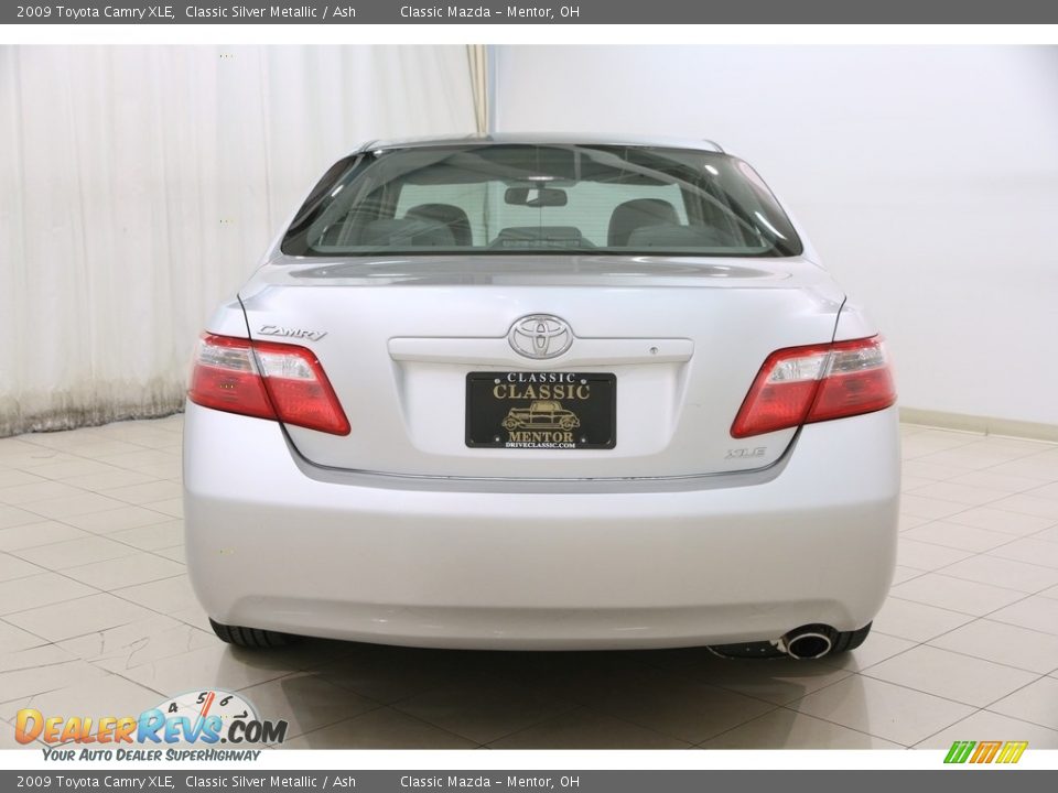 2009 Toyota Camry XLE Classic Silver Metallic / Ash Photo #17