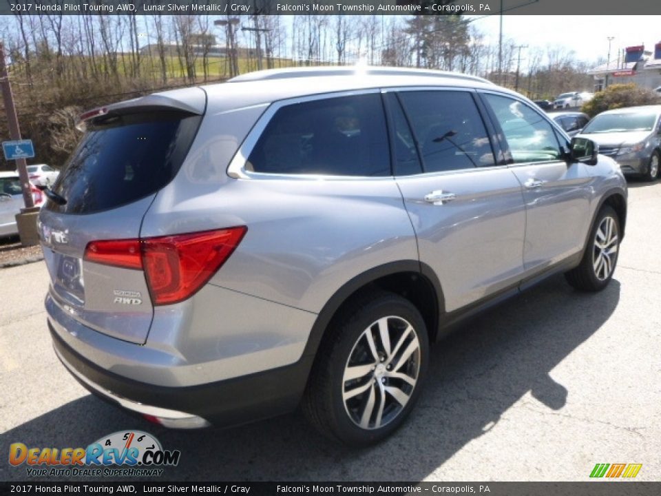 2017 Honda Pilot Touring AWD Lunar Silver Metallic / Gray Photo #4
