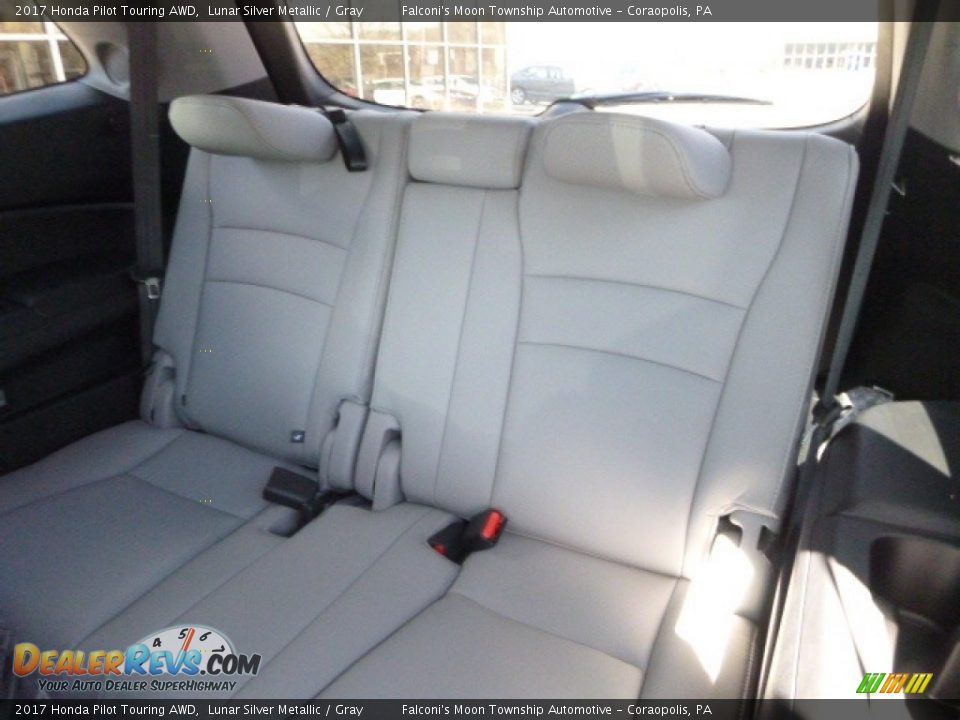 2017 Honda Pilot Touring AWD Lunar Silver Metallic / Gray Photo #11