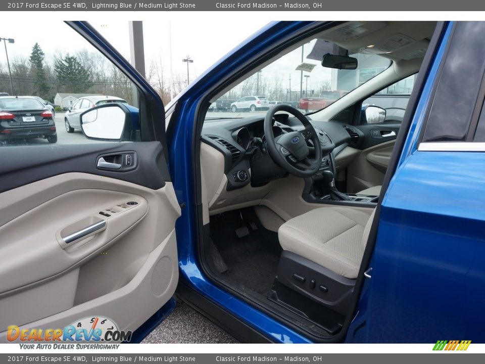 2017 Ford Escape SE 4WD Lightning Blue / Medium Light Stone Photo #5