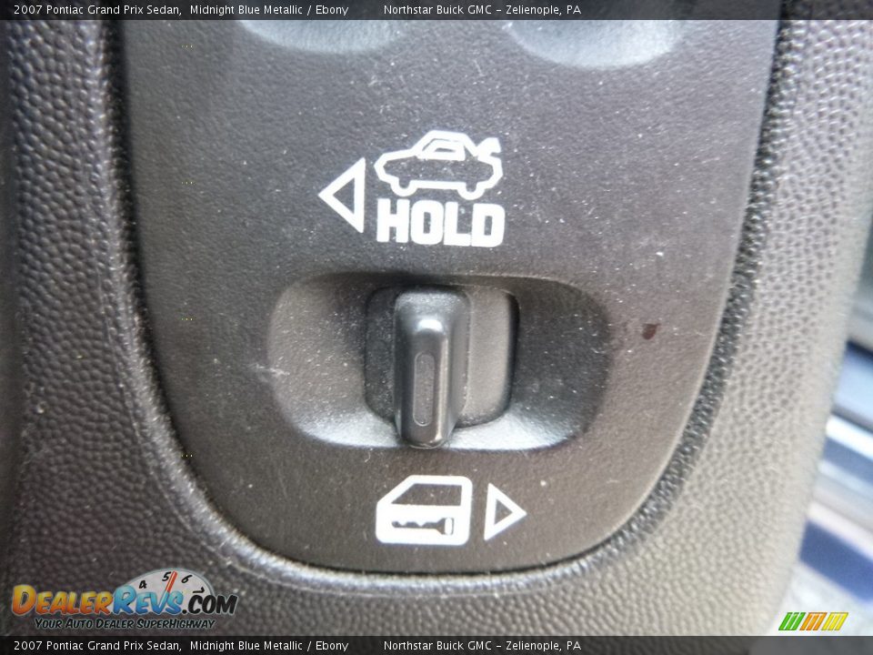2007 Pontiac Grand Prix Sedan Midnight Blue Metallic / Ebony Photo #19