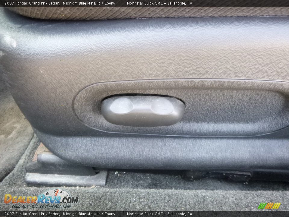 2007 Pontiac Grand Prix Sedan Midnight Blue Metallic / Ebony Photo #20