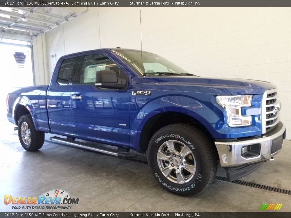 Front 3/4 View of 2017 Ford F150 XLT SuperCab 4x4 Photo #1