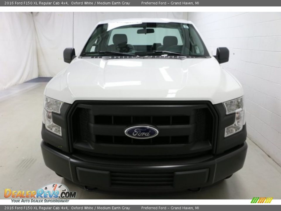 2016 Ford F150 XL Regular Cab 4x4 Oxford White / Medium Earth Gray Photo #2