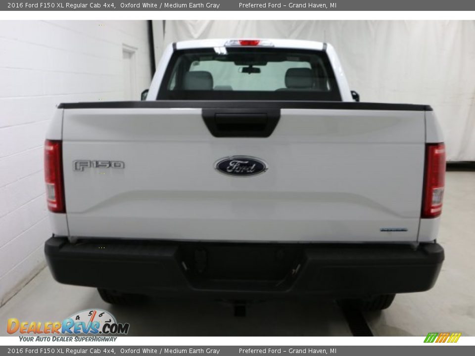 2016 Ford F150 XL Regular Cab 4x4 Oxford White / Medium Earth Gray Photo #6