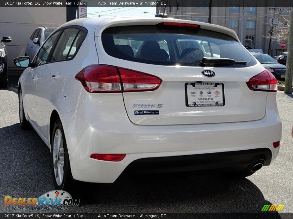 2017 Kia Forte5 LX Snow White Pearl / Black Photo #4