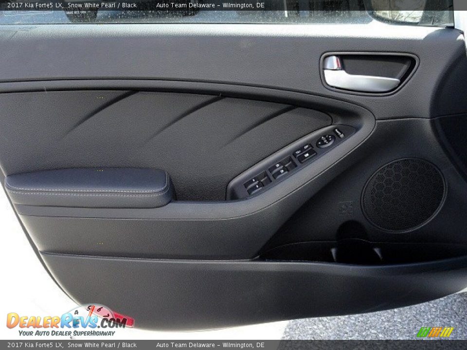 2017 Kia Forte5 LX Snow White Pearl / Black Photo #10