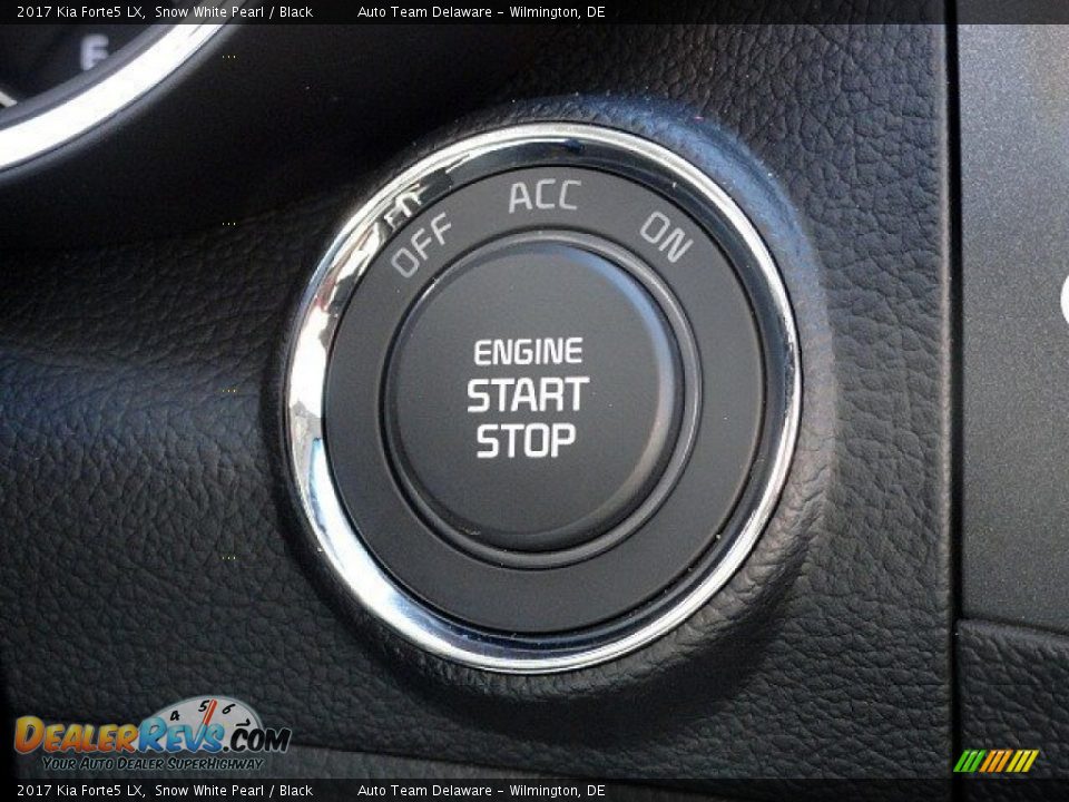 2017 Kia Forte5 LX Snow White Pearl / Black Photo #18