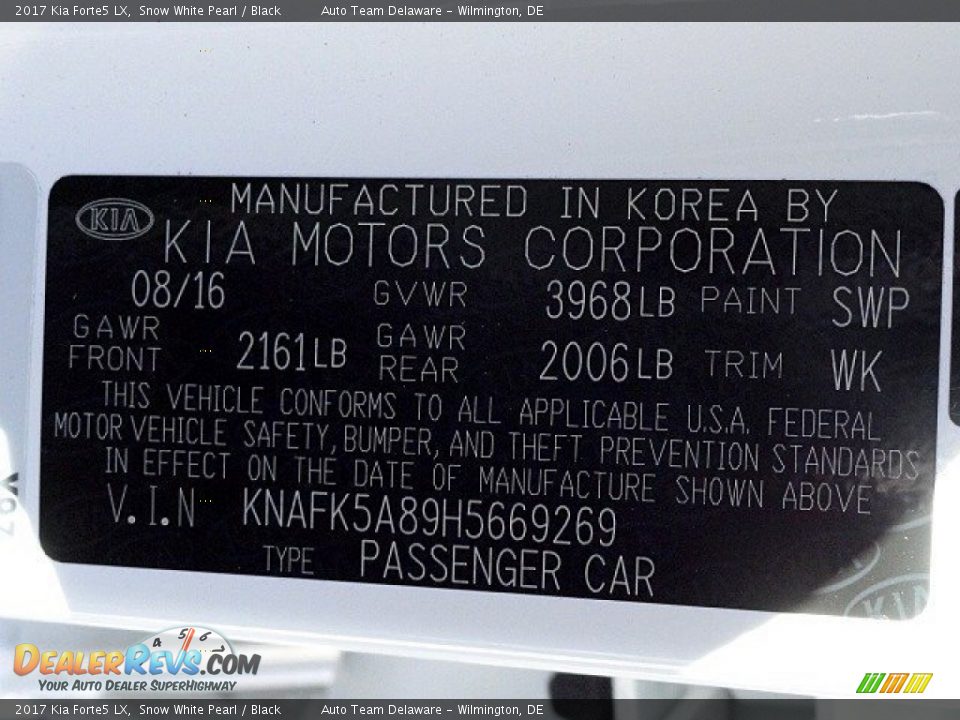 2017 Kia Forte5 LX Snow White Pearl / Black Photo #24