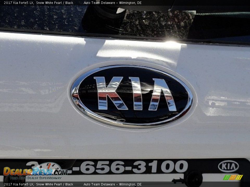 2017 Kia Forte5 LX Snow White Pearl / Black Photo #27