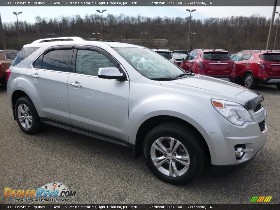 Front 3/4 View of 2013 Chevrolet Equinox LTZ AWD Photo #4