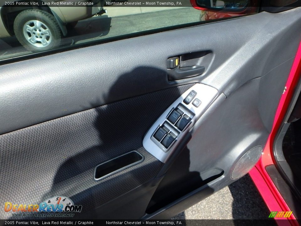 2005 Pontiac Vibe Lava Red Metallic / Graphite Photo #11