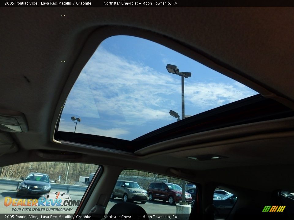 2005 Pontiac Vibe Lava Red Metallic / Graphite Photo #12