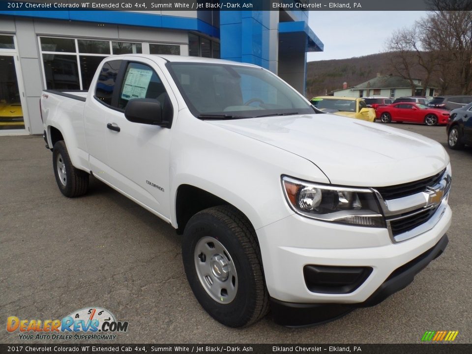 Front 3/4 View of 2017 Chevrolet Colorado WT Extended Cab 4x4 Photo #3
