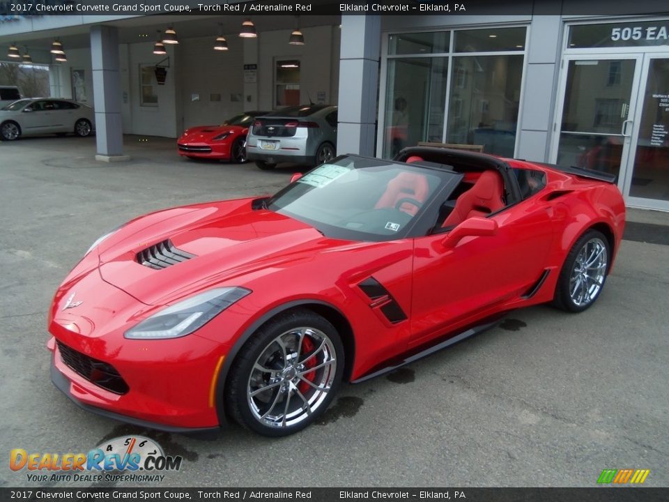Front 3/4 View of 2017 Chevrolet Corvette Grand Sport Coupe Photo #23