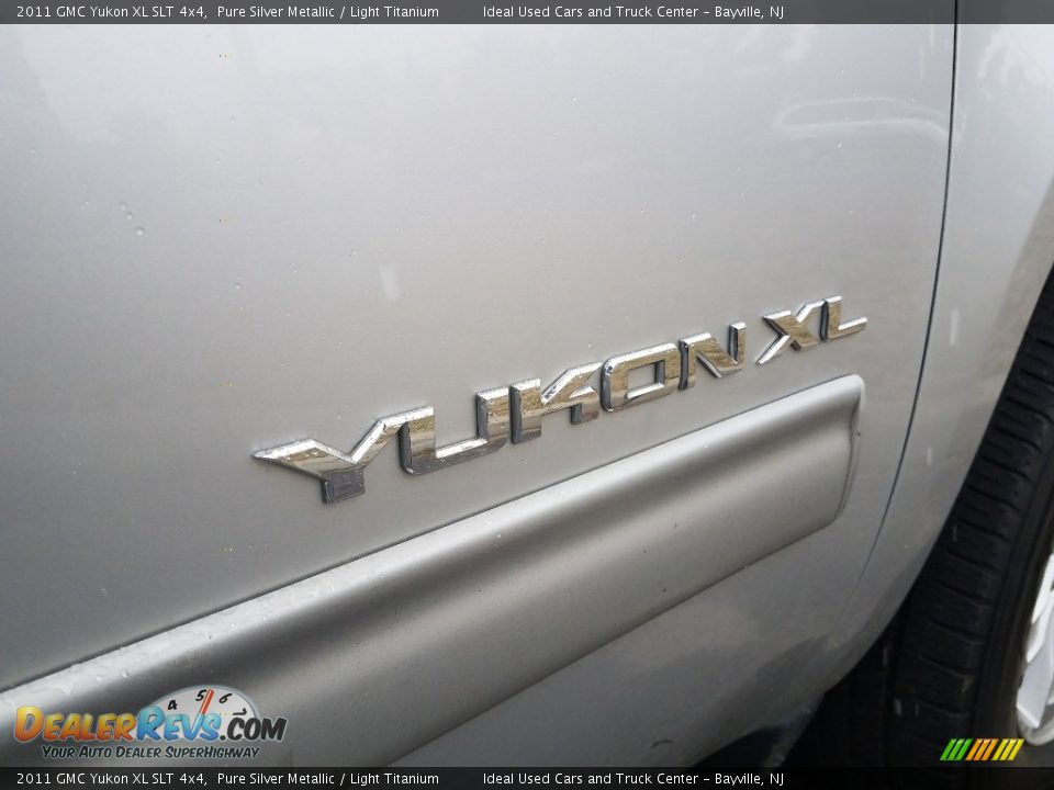 2011 GMC Yukon XL SLT 4x4 Pure Silver Metallic / Light Titanium Photo #4
