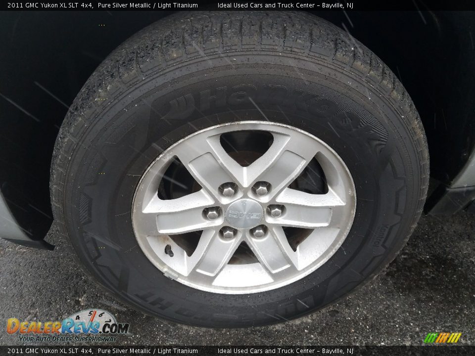 2011 GMC Yukon XL SLT 4x4 Pure Silver Metallic / Light Titanium Photo #5