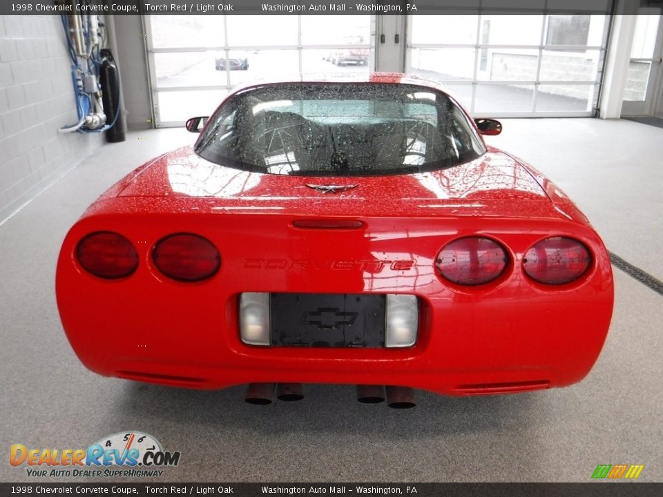 1998 Chevrolet Corvette Coupe Torch Red / Light Oak Photo #10