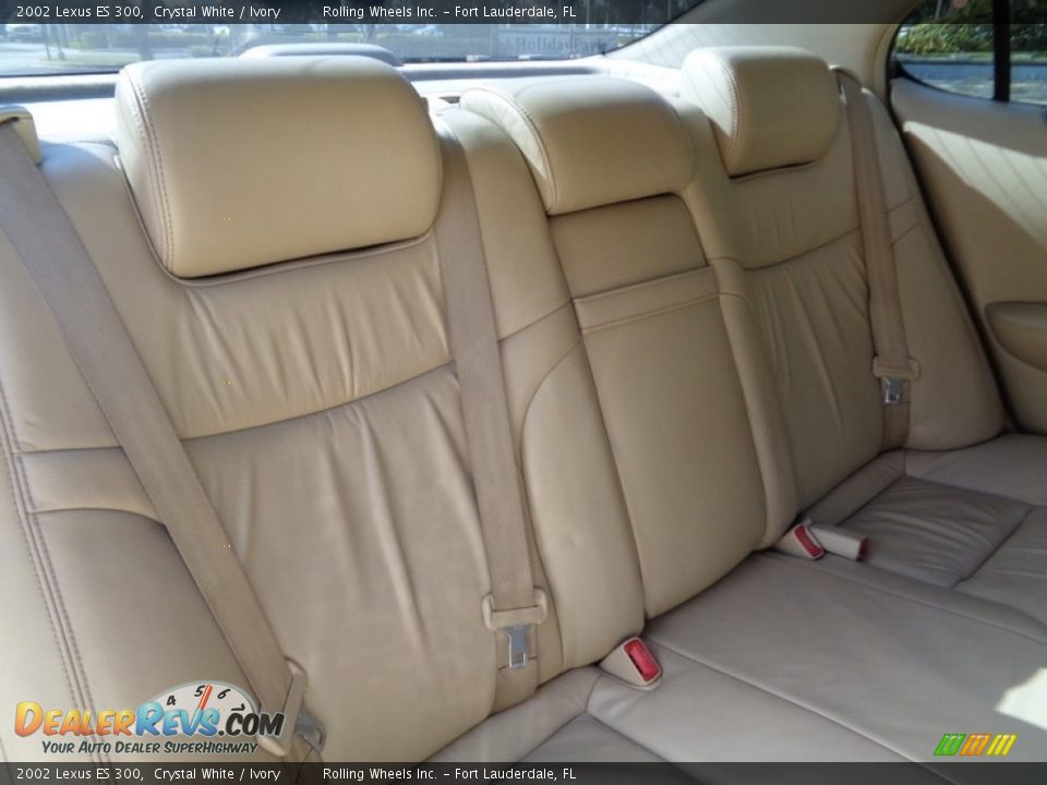 2002 Lexus ES 300 Crystal White / Ivory Photo #8