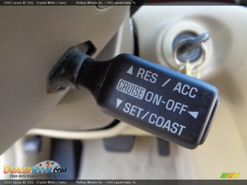 2002 Lexus ES 300 Crystal White / Ivory Photo #10